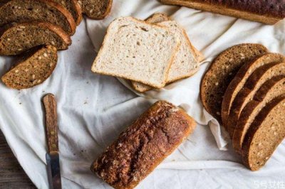​吃全麦面包会长胖吗 全麦面包纤维高还是黑麦面包