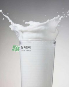 ​胃病患者适合长期喝牛奶吗？胃病喝酸奶还是牛奶？